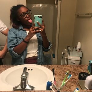 Meet your Posher, Camisha